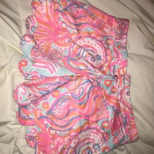 Size 2 scalloped bottoms Lilly Pulitzer shorts!